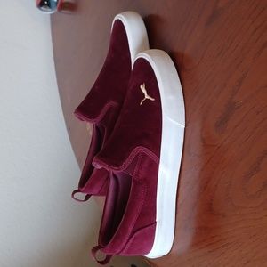 Puma Women's Bari Comfort Velvet Slip On Burgundy Size 7.5